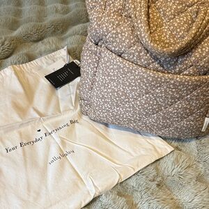 Solly Baby Cream Floral Totepack